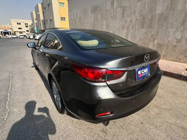 Car image 8