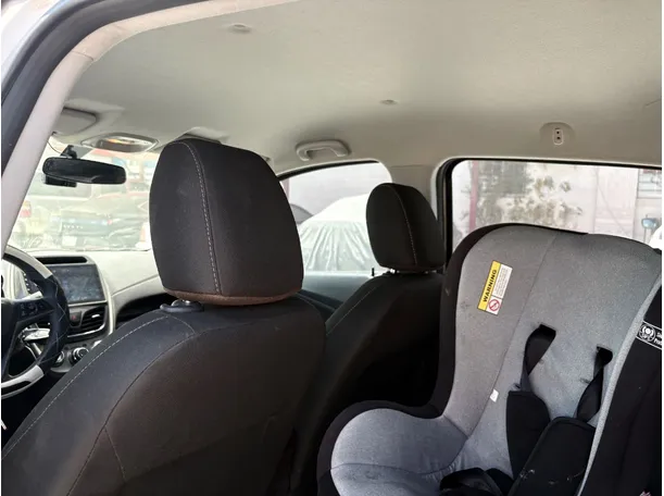 Car image 17