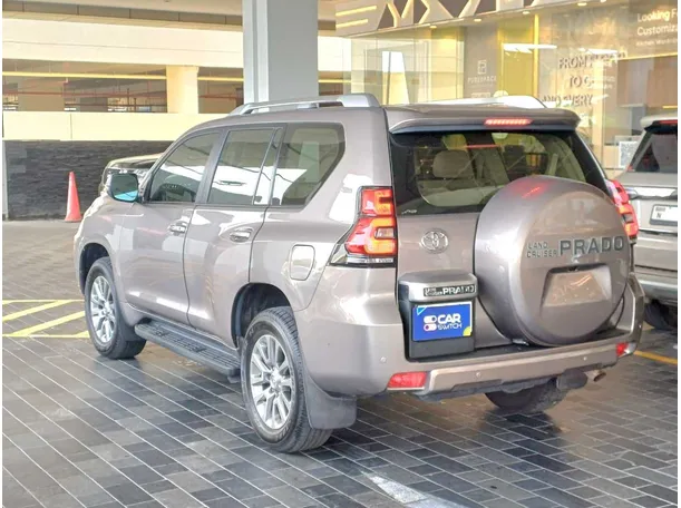 Car image 7