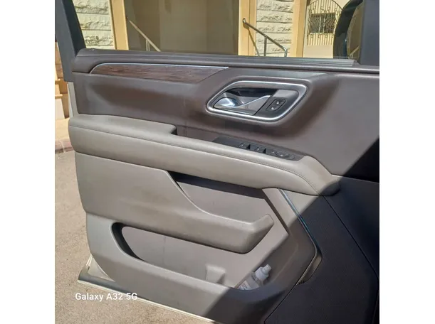 Car image 28