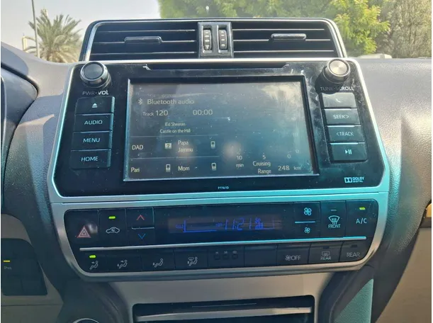 Car image 16