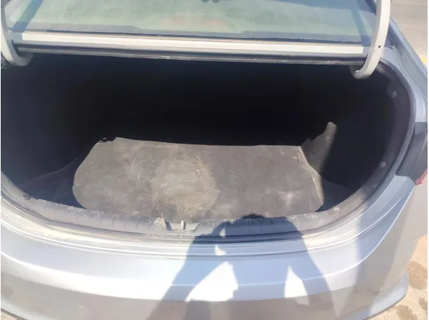 Car image 26