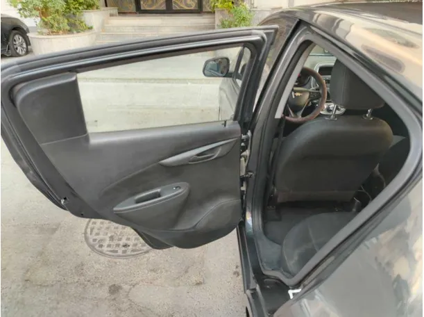Car image 17