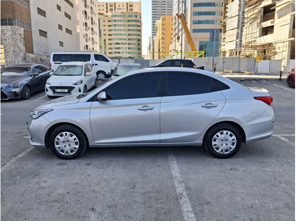 Car image 8