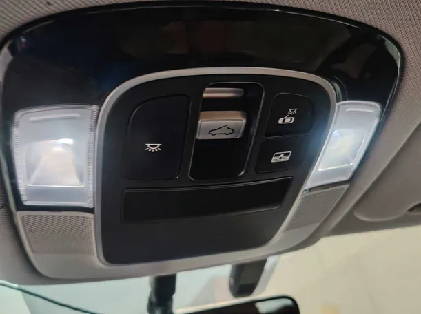 Car image 24