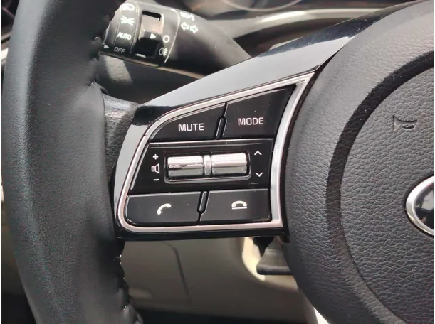 Car image 25