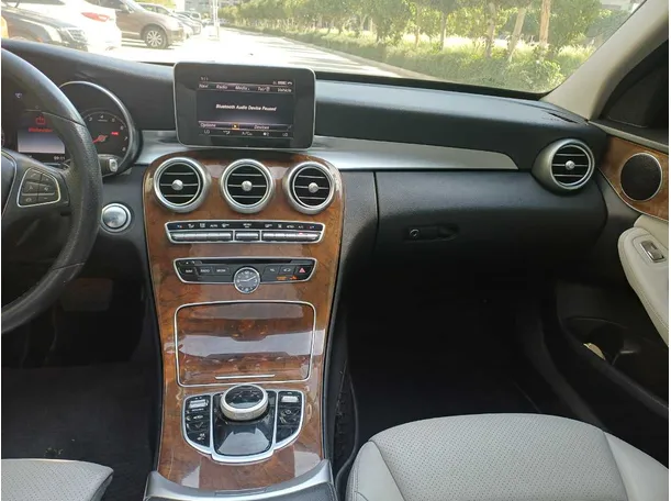 Car image 16