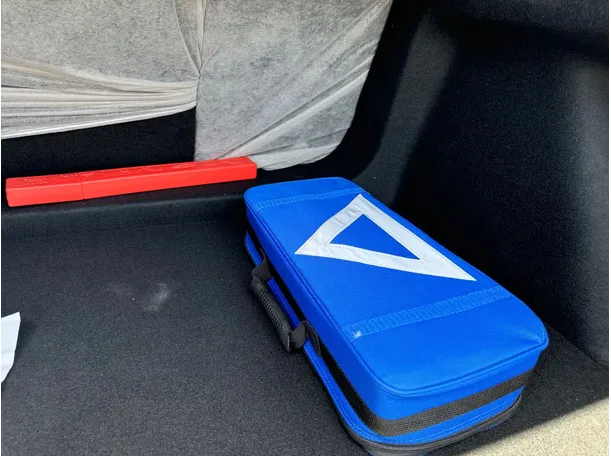 Car image 22