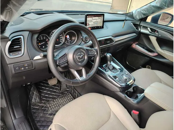 Car image 13