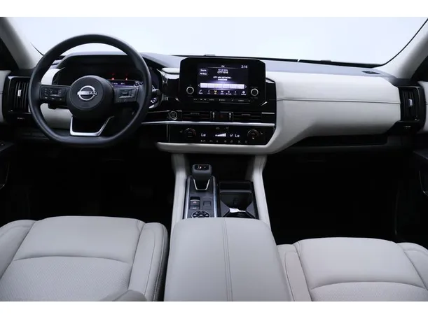 Car image 14