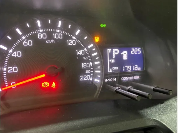 Car image 15