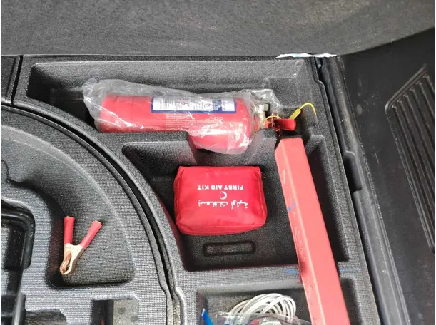 Car image 43
