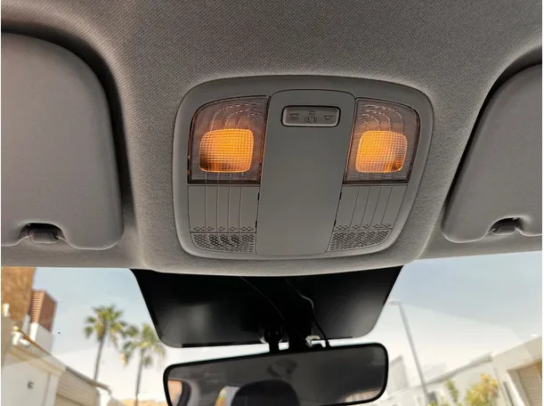 Car image 24