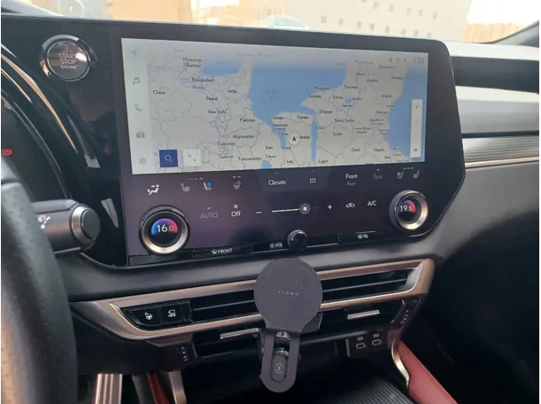 Car image 18