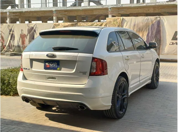 Car image 5