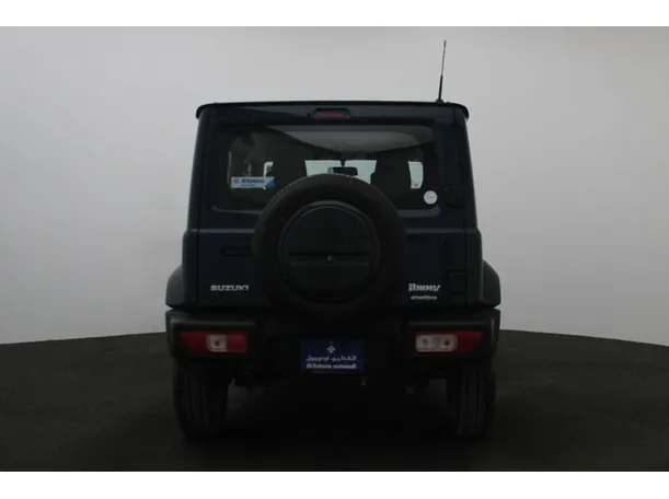Car image 12