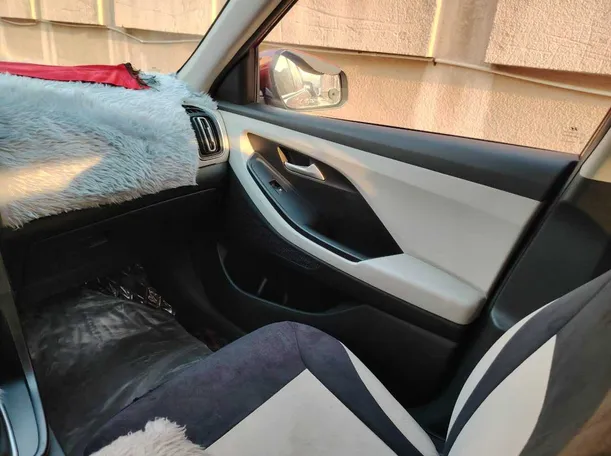 Car image 33