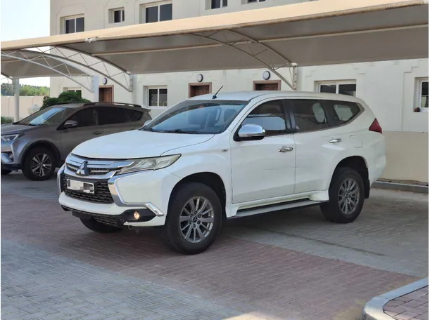 2016 Mitsubishi Montero Sport in Sharjah