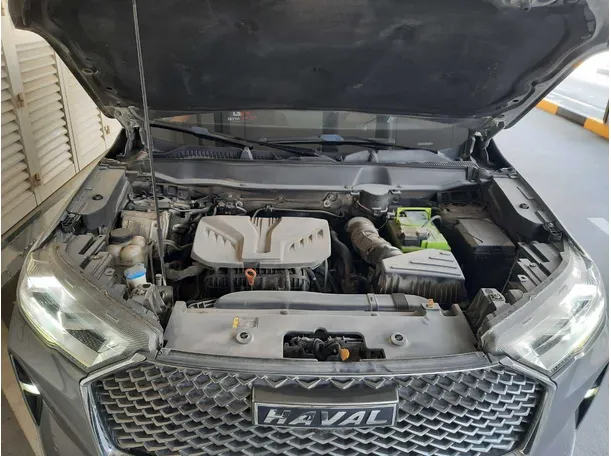 Car image 19