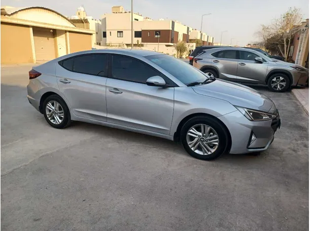 Car image 4