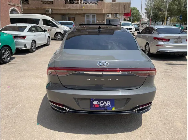 Car image 6