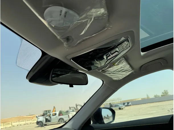 Car image 26