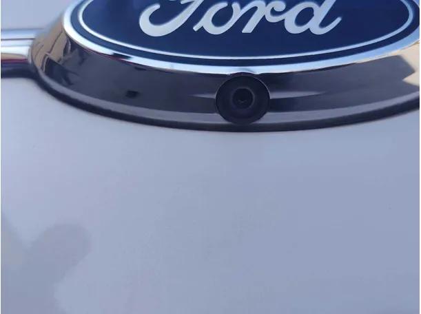 Car image 26