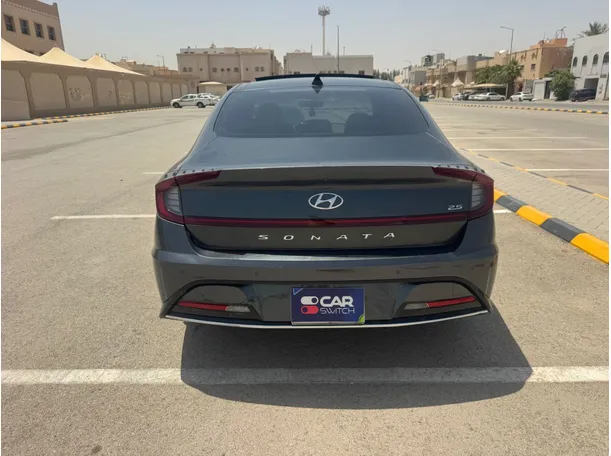 Car image 6
