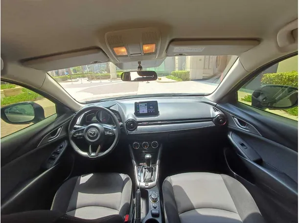 Car image 14