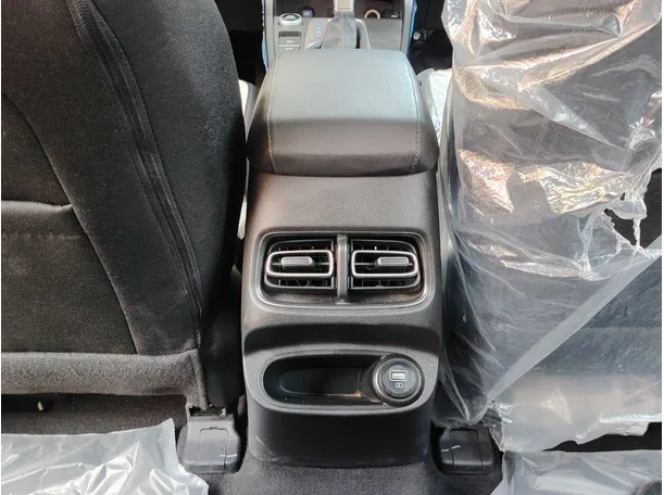 Car image 28