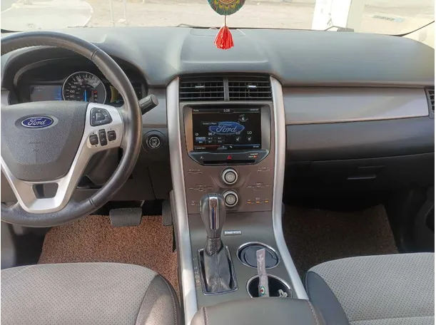 Car image 17