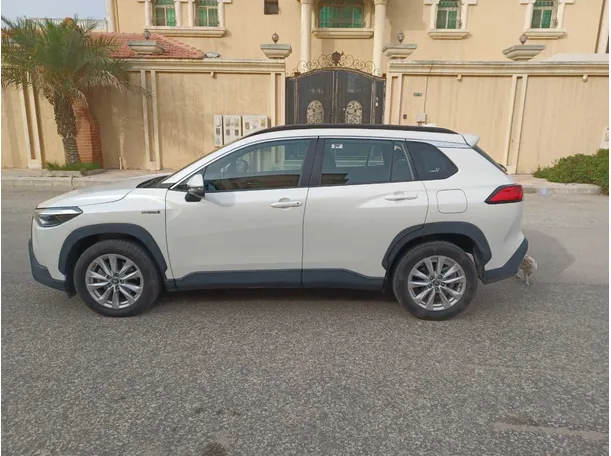 Car image 8