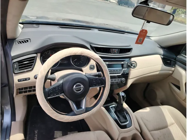 Car image 11
