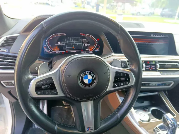 Car image 25