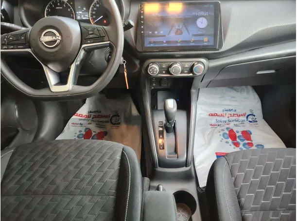Car image 25