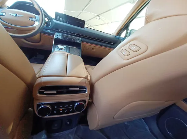 Car image 23