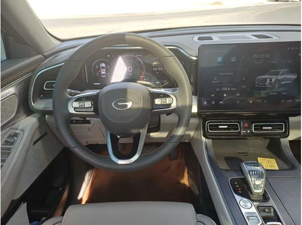 Car image 14
