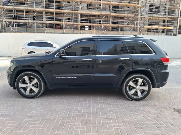 Car image 8