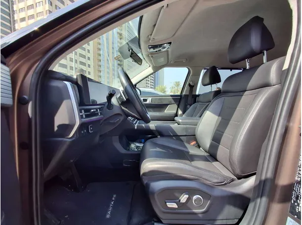 Car image 12