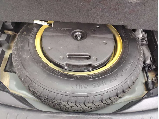 Car image 33