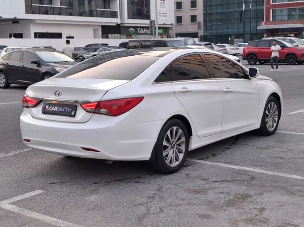 Car image 7