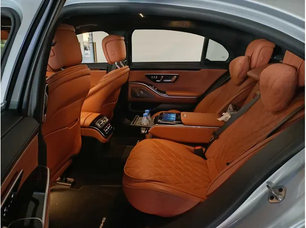 Car image 13