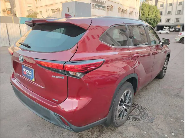 Car image 5