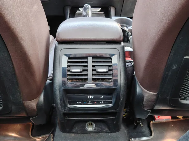 Car image 27