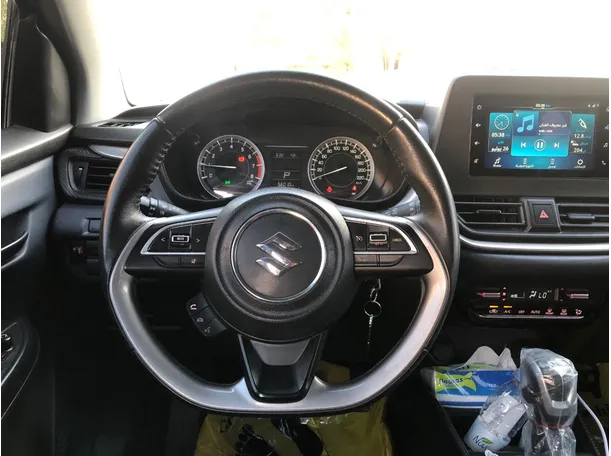 Car image 16