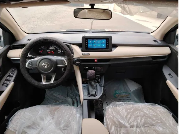 Car image 17