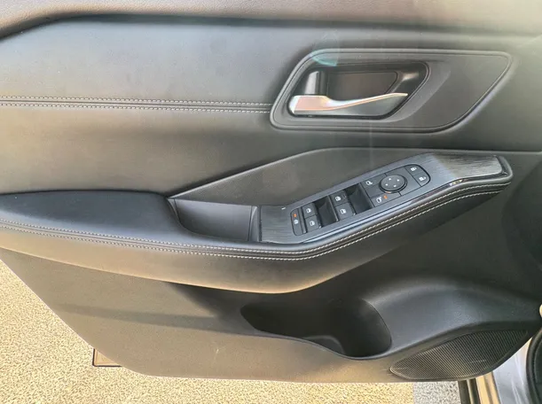 Car image 26