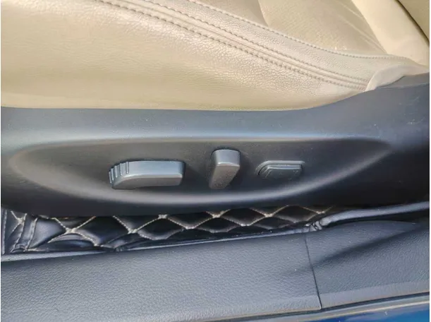 Car image 36