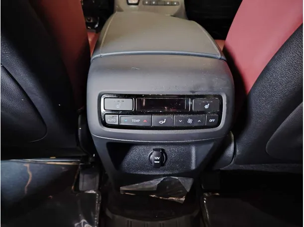 Car image 34