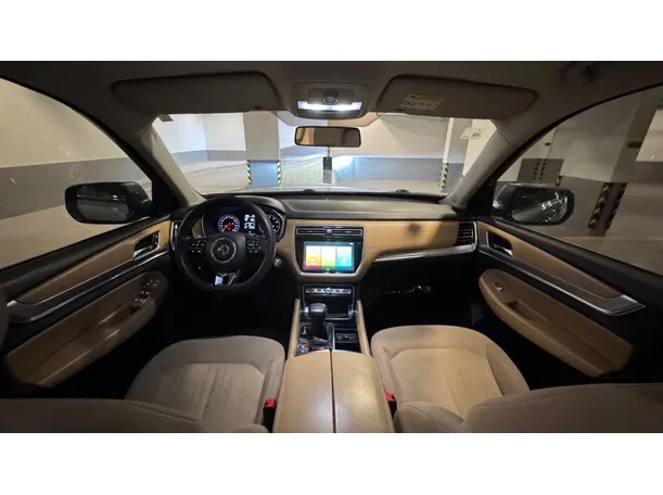 Car image 15